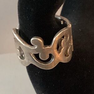 Silpada retired open scroll 925 ring